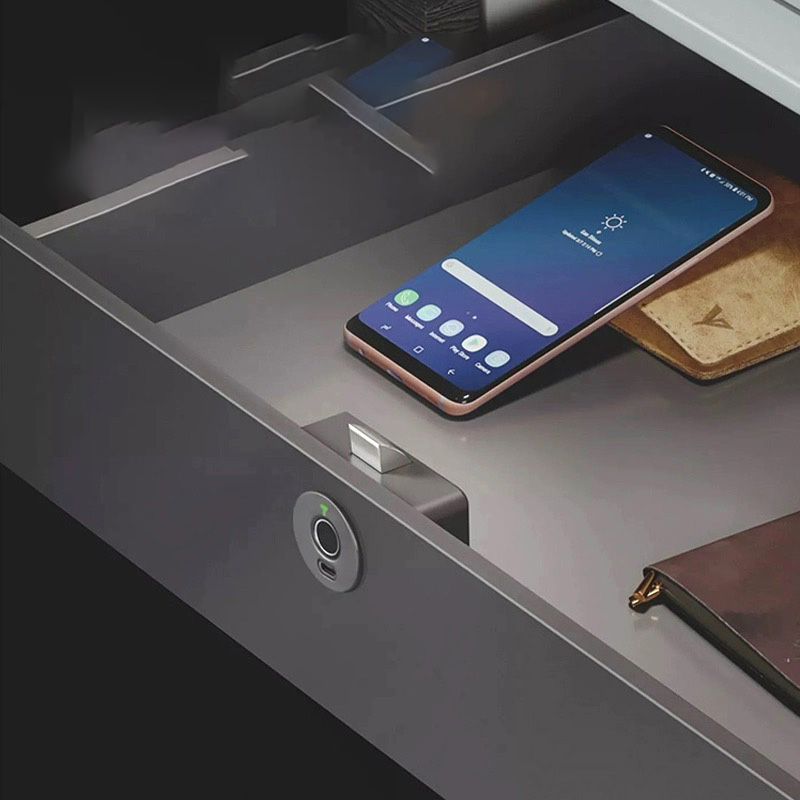 Smart Door Handle: Achieving fingerprint recognition access control, high-definition recording, while possessing energy-saving and environmental prote